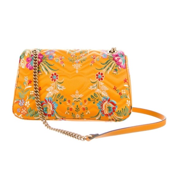 Authentic Gucci Marmont Matelasse
Medium Shoulder Bag - Picture 3 of 4